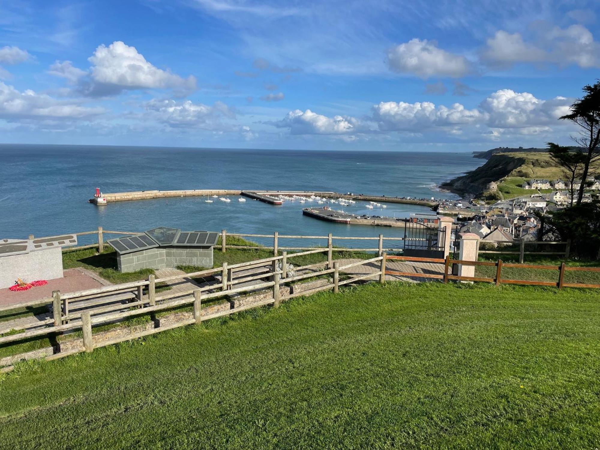 Maison Calme Et Cosy A Port-En-Bessin Pres Du Golf Et De La Mer Exterior foto